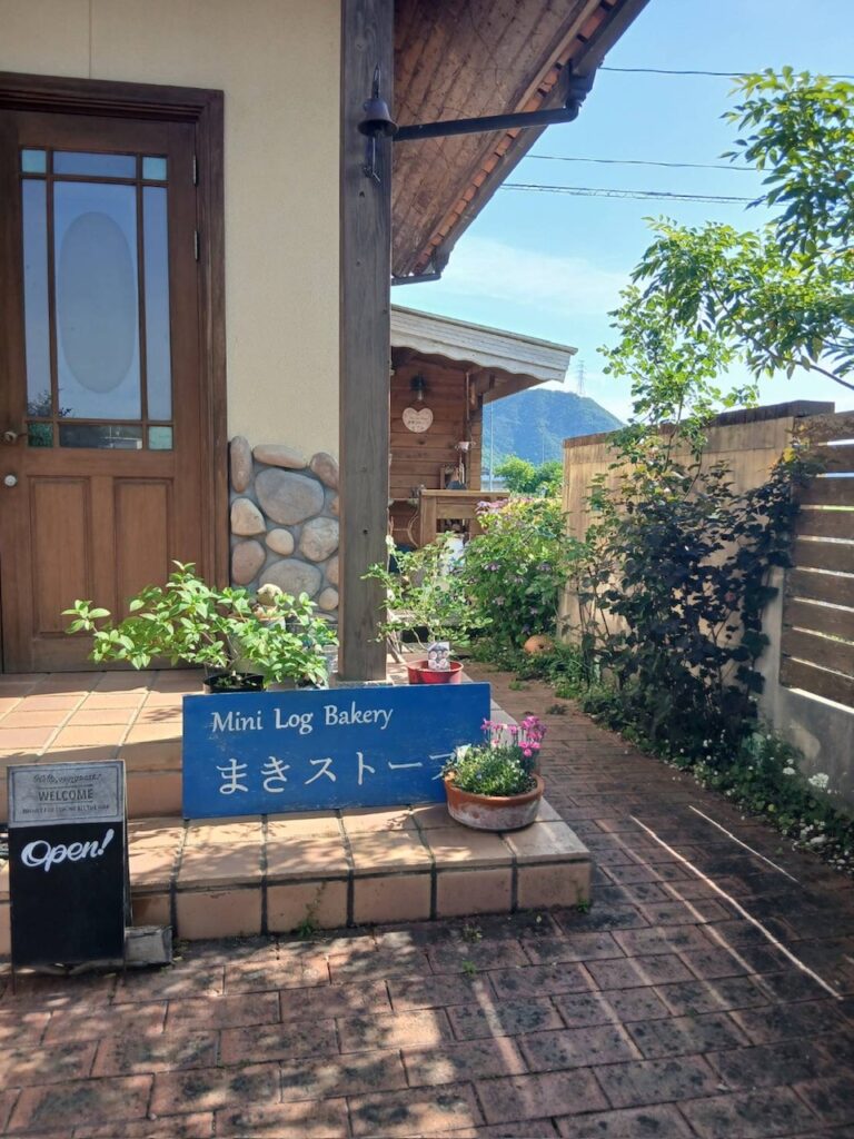 投稿についてもっと詳しく Mini Log Bakery まきストーブ